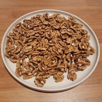 Vyloupané vlašské ořechy