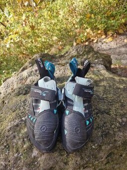 Lezečky scarpa instint 37,5
