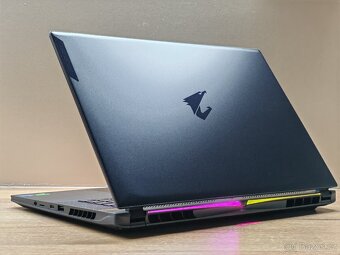 2K 165HZ_GIGABYTE AORUS 16X_i7-14650HX_16GB_RTX 4070 8GB