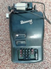 Starožitný počítací stroj Rheinmetall