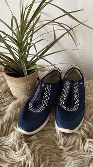 Dámské sneakersy Geox vel.41 zdobené zirkony