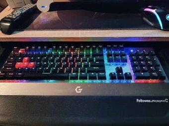 Klavessnice Herní Podsvicena CZC - 1