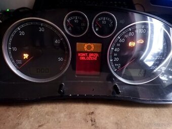 Budíky s maxidotem VW Passat B5 3B0920845A, 3B0920847E