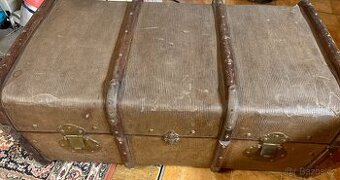 Starý retro cestovní kufr / truhla (cca 1910–1930)