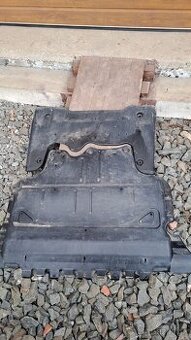 Prodám spodní plasty na Škoda Kodiaq 50F825236B