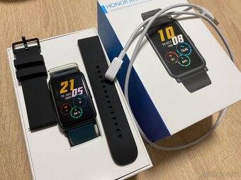 Hodinky HONOR WATCH ES + pásek navíc ZDARMA