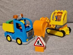 LEGO DUPLO pásový bagr a náklaďák