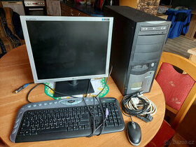PC sestava na internet s grafikou, monitor, myš, klávesnice - 1