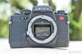 35mm kinofilm Leica R7 Wetzlar Germany černá