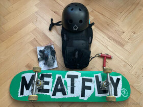 Set - skateboard MEATFLY, chrániče REKD, helma Pro-Tec