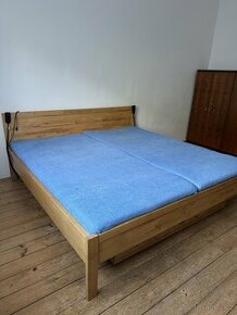 Dřevěná dubová masivní manželská postel 200x200cm