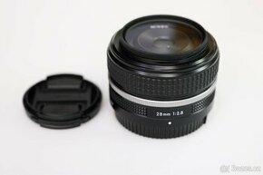 Nikon Nikkor Z 28 mm f/2.8 SE