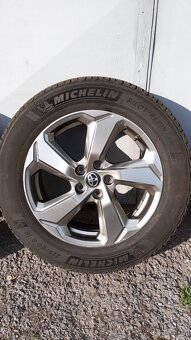 alu disky 18" ORIGINÁL TOYOTA 5x114,3 7x18 et35 RAV4 5. ge