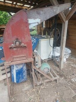 Kladivkovy šrotovnik na obili