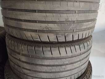 245/35r18