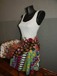 Sukně Desigual s květy, vel.XS