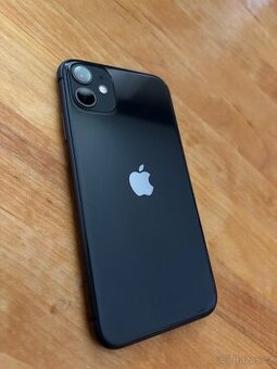 Prodám iPhone 11, 64 GB, barva černá.