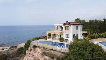 Prodej vila, 320 m2 s pozemkem o 1 338 m2, ev.č. 19006JV