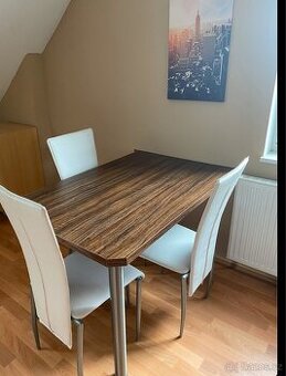 Stůl