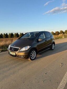 Mercedes-benz A180 85kw automat Special Edition Bi-xenon
