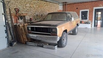 Dodge ramcharger 1986 4x4, automat, funkcni
