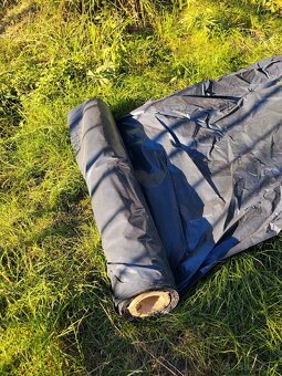 Prodej černé polyetylenové fólie – 130 cm x cca 20 m