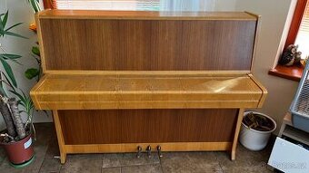 pianino Petrof