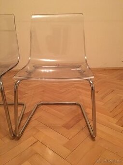 🍽️ Moderní jídelní stůl NADOP + 4 designové židle – komplet