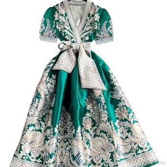 Krásné nové šaty