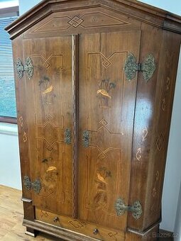 Prodám barokní skříň