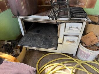 Kamna , sporak  na dřevo