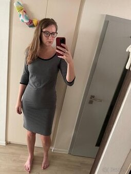 Šedé šaty s černým lemem, Reserved, vel. L