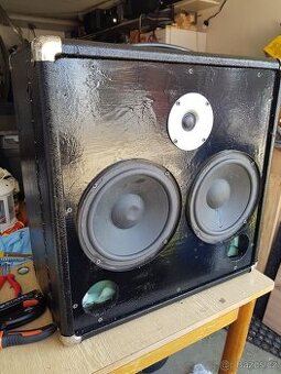 Prodám kombo 2 x Basový reproduktor 20cm + 1 x výškový repro