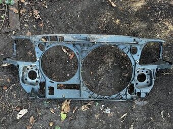 Audi A4 A5 - chladičová stěna