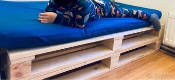 Paletová postel 135x80