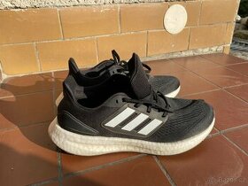 Nové běžecké boty Adidas Pureboost 22, vel. 43