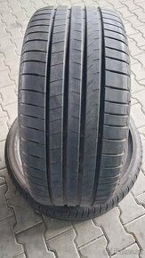 Prodám 2 x letní pneu Bridgestone 285/35/22