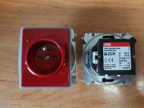 ABB Element zásuvka s přepěťovou ochranou , barva karmínová