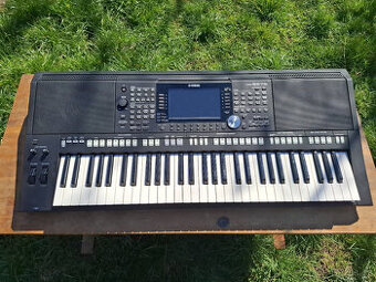 Prodám klávesy Yamaha PSR S975