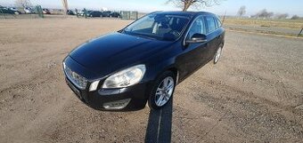 VOLVO V60 2.0 D3 5V 120KW MOMENTUM