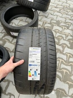 Michelin CUP 2 285/30 ZR20