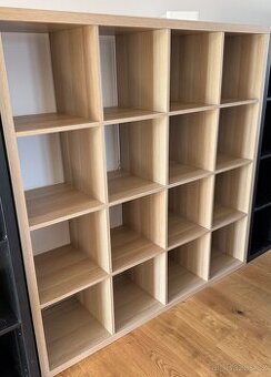Prodám knihovnu IKEA 4x4 dekor dub (REZERVACE)