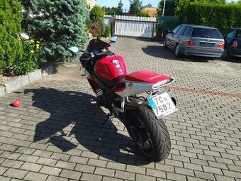 Yamaha YZF R1