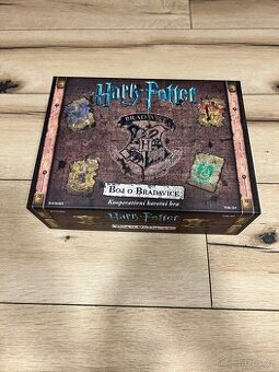 Stolní hra s kartami Harry Potter: Boj o Bradavice