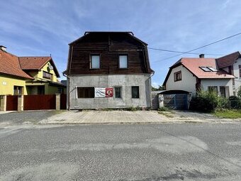 RD se čtyřmi bytovými jednotkami (užitná plocha 460 m2) - Dl