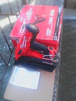 Milwaukee M18 FFN-0 Aku HŘEBÍKOVAČKA 50-90mm