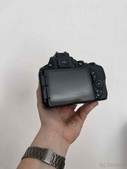 Nikon D5600 + Nikon 18-35mm f/3.5-5.6 a Nikon 35mm f/1.8