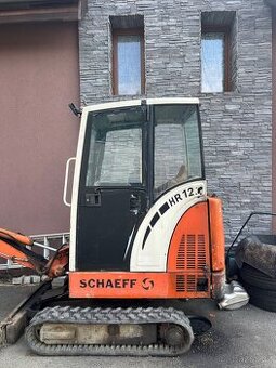 Schaeﬀ HR 12 – spolehlivý minibagr na vaši stavbu nebo zahra