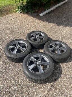 7Jx17” ET48,5 5x 114,3 pneu 225/60/17