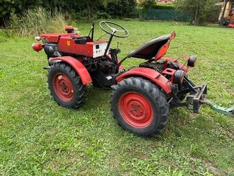 Malotraktor T4K 4x4 + sklápěcí přívěs